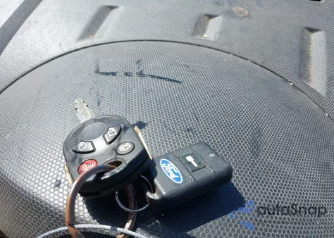 2010 Ford Escape Xlt z USA, uszkodzony, nr VIN 1FMCU0D76AKC62342